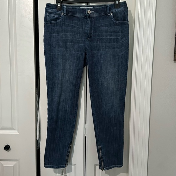CHICO’S Ultimate fit zipper ankle jeans size 14/ 2   so cute! - Picture 1 of 8